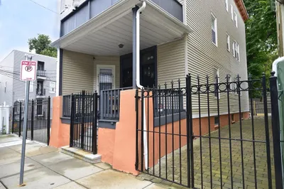 8 Creston Park #1