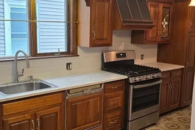 29 Lambert St #1