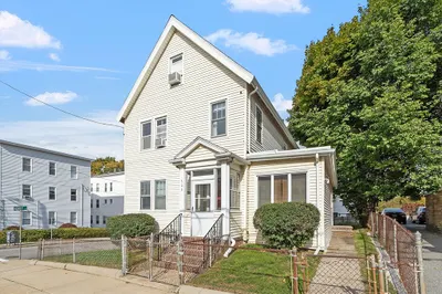 608 Main St