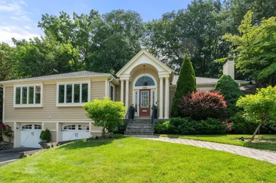 120 Cynthia Rd 1