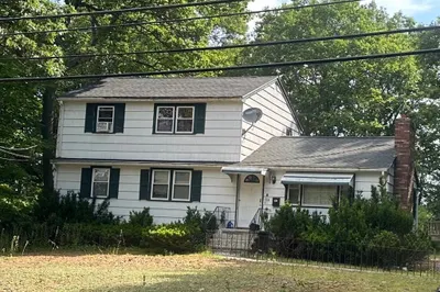 114 Lake St