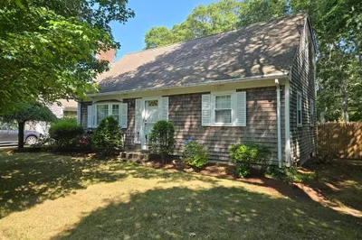 270 Old Strawberry Hill Rd 1