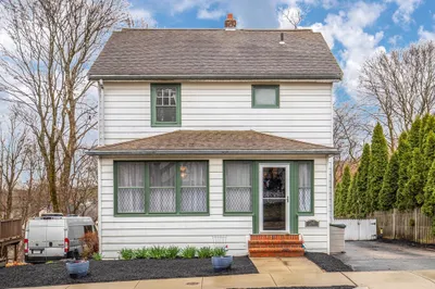24 Bow St