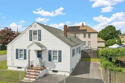 5 Brewster St 1