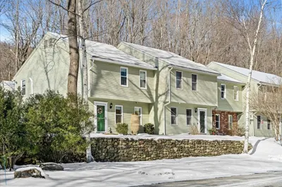 5 Hinman St #2 1