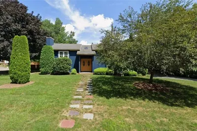 2 Sturbridge Ave 1
