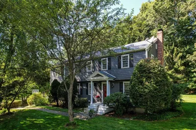 14 General Henry Knox Rd 1