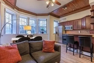 250 Commonwealth Ave #22 1