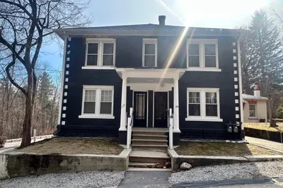 118-120 Ashburnham Hill Rd 1