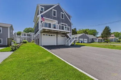 35 Shore Dr 1