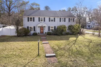 46 Leewood Rd