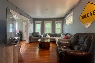 62 Bromfield Rd #2