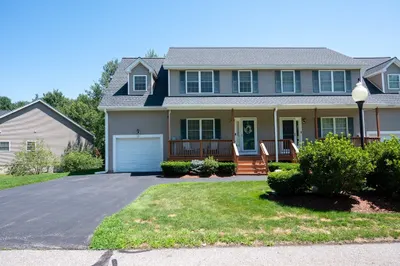 17 Oakes Cir #17 1