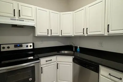 1082 Commonwealth Ave #101