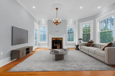 10 Brewer St #1