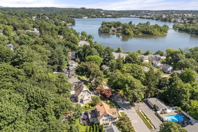 43 Laconia Rd 1