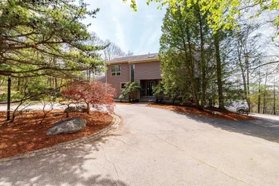 35 Hickory Dr 1
