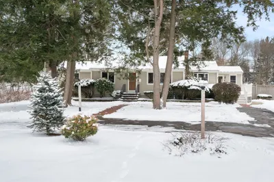 100 Vineyard Rd 1