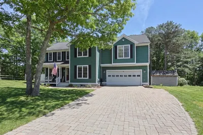 14 Sir Lancelot Dr 1