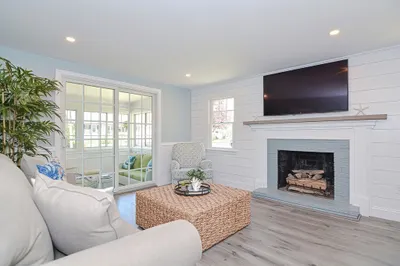 135 Clifton Ln