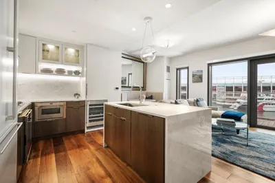 300 Pier 4 Blvd #3K 1