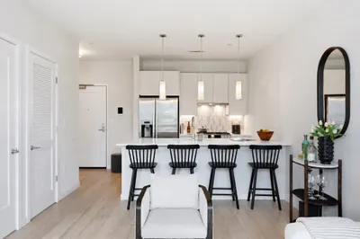45 W 3rd St #305