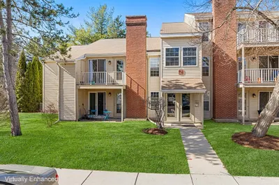2 Walden Dr #2