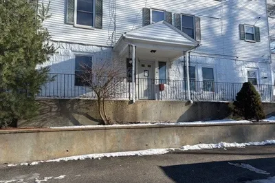 19 Eaton St #19