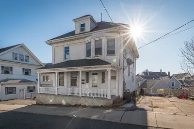 6 Beacon Street 1