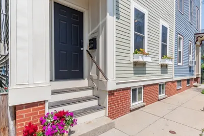 13 Russell St #1