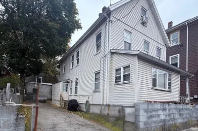 130 Minden St 1