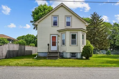 90 Briggs Ave 1