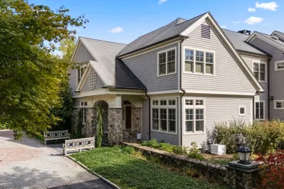 9 Stonegate Dr 1