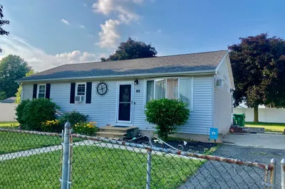82 Dillon St
