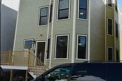 5 Sudan St #2 1