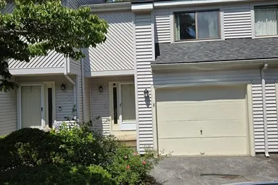 8 John Dr #8 1
