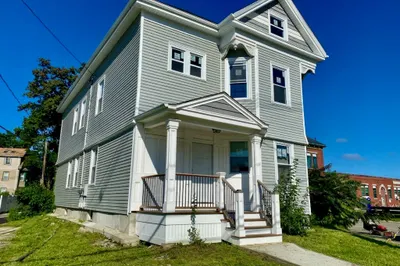 863 N Main St 1