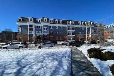 16 Willow Street #301