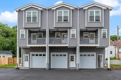 17 Howard Street ##2 1