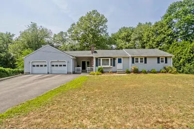 53 Beach Point Rd