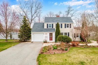 55 Chesterfield Ave 1