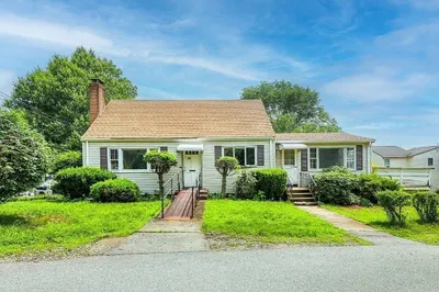 61 Cliffe Ave
