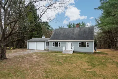 3205 B Main Street 1