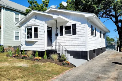 47 Huxley Ave 1