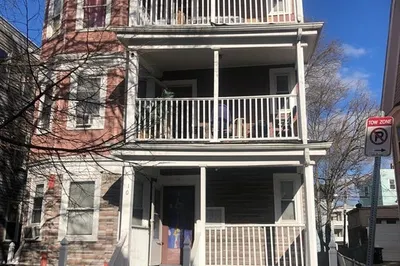 10 Hosmer Street
