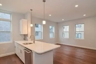 170 West Broadway #212