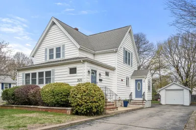 321 Railroad Ave