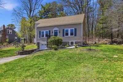 145 Boylston Cir 1