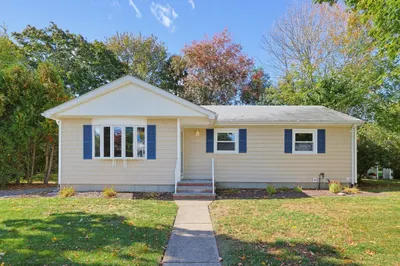 51 Robin Ln 1