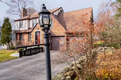 3 Old English Road 1